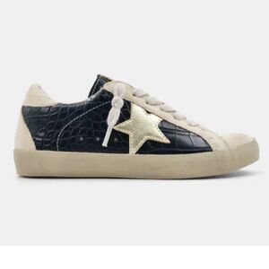 ShuShop Black and Gold Low Top  Sneakers W/ Star Detail Size 8